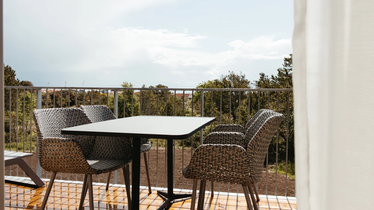 Balkon med naturudsigt i suiten på Color Hotel Skagen