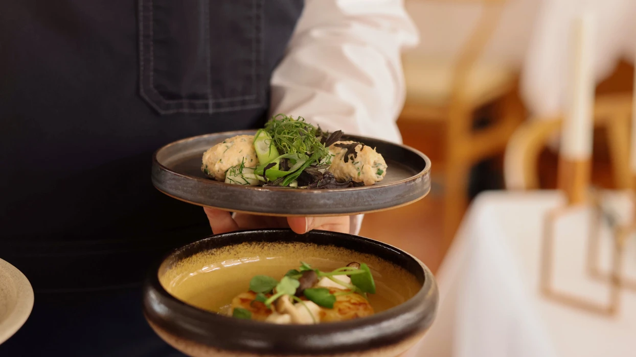 Tapas forretter serveres i Restaurant Holger