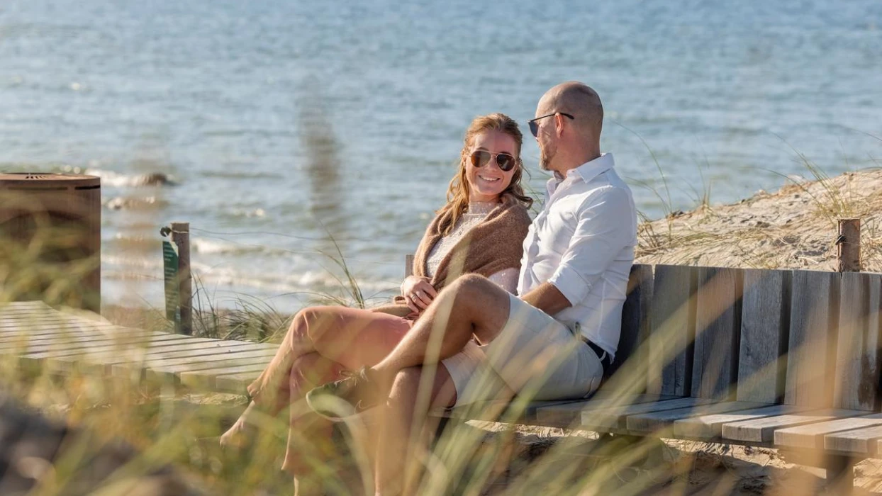 Par ved stranden i Skagen